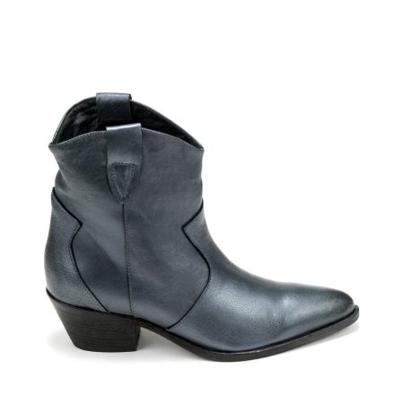 Moderne plitke čizme od prave kože, udobne i tople za hladne dane – Creator.rs