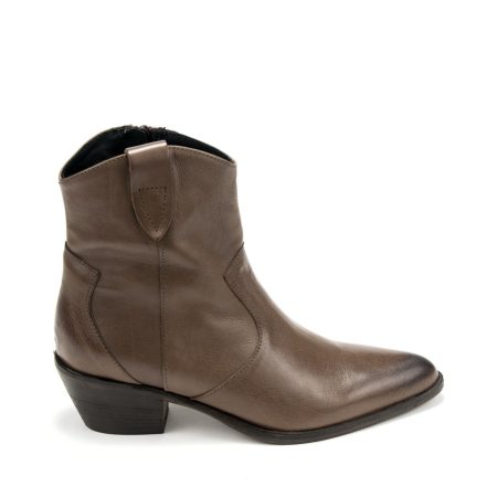 Moderne plitke čizme od prave kože, udobne i tople za hladne dane – Creator.rs