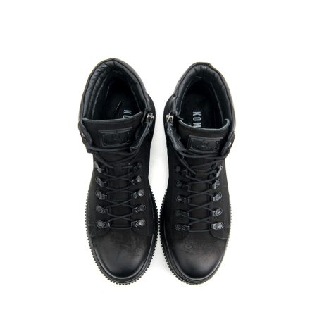 Muške duboke cipele KOMCERO-1240-2297 crne ravne 5 Creator obuća | Muška kožna obuća | Muške kožne cipele | Muške kožne plitke cipele | Muške kožne duboke cipele | Muške kožne tašne | Muške kožne torbe | Muška kožna obuća | Sezona jesen zima 2022/2023 | Jesen zima 2023 | Creator |