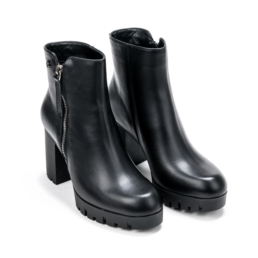 Ženske plitke čizme Roberto-Serpentini-8710 crne na štiklu 1 Ženske plitke čizme Roberto-Serpentini-8710 crne na štiklu