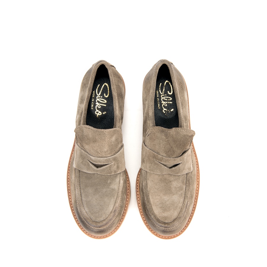 Ženske kožne plitke cipele Silko-204/MIC sive ravne 3 Creator obuća | Ženska kožna obuća | Ženske kožne čizme | Ženske kožne plitke čizme | Ženske kožne duboke čizme | Ženske plitke čizme | Ženske duboke čizme | Kratke čizme | Čizme na štiklu | Muška kožna obuća | Ženska kožna obuća | Sezona jesen zima 2023/2024 | Jesen zima 2024 | Creator | Creator obuća |Creator kožna obuća | Italijanske cipele |