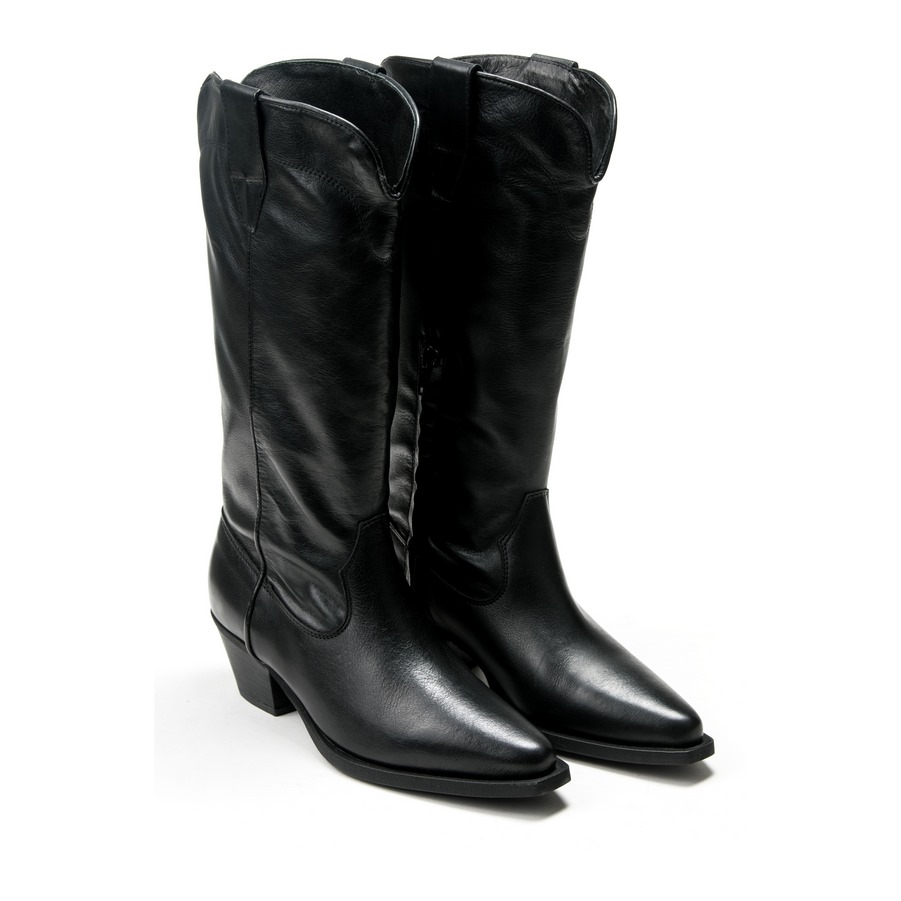 Ženske kožne plitke čizme Silko-07-430 crne na štiklu 1 Elegantne ženske kožne čizme u crnoj boji za jesen/zimu - Creator.rs