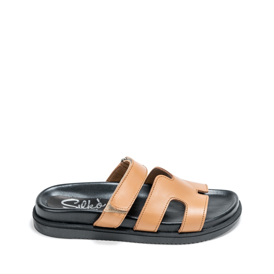 Ženske kožne papuče Silko-E208 braon ravne 2 Ženske kožne papuče Silko-E208 braon ravne - Slika 2