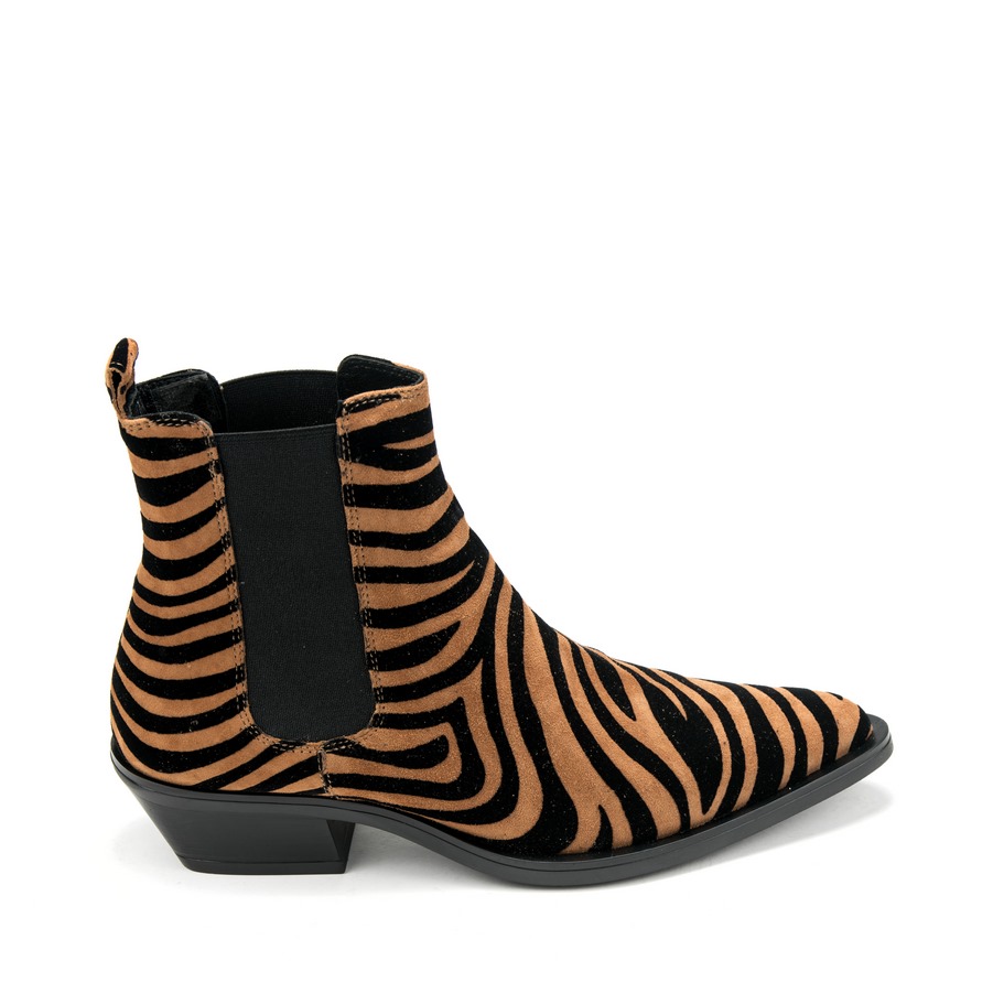 Ženske kožne plitke čizme Carmens-52246 braon na štiklu 2 Moderne plitke čizme od prave kože, udobne i tople za hladne dane – Creator.rs