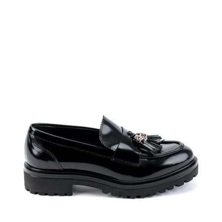 Otkrijte luksuzne kožne cipele za sezonu jesen/zima 2023/2024 od brenda Movimenti na creator.rs. Naše elegantne cipele spajaju vrhunski dizajn sa sezonskom toplinom, pružajući vam neodoljivu kombinaciju stila i udobnosti. Istražite kolekciju i osvežite svoj garderober s modnim izborom koji prati najnovije trendove.