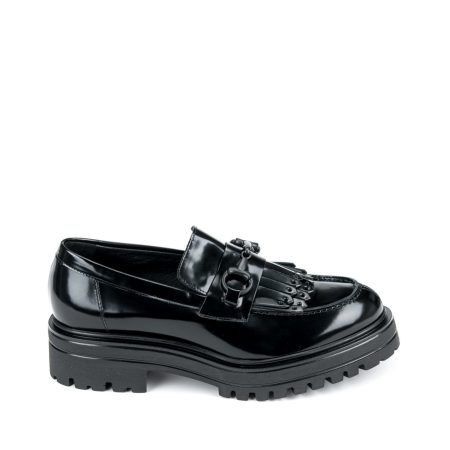 Otkrijte luksuzne kožne cipele za sezonu jesen/zima 2023/2024 od brenda Movimenti na creator.rs. Naše elegantne cipele spajaju vrhunski dizajn sa sezonskom toplinom, pružajući vam neodoljivu kombinaciju stila i udobnosti. Istražite kolekciju i osvežite svoj garderober s modnim izborom koji prati najnovije trendove.