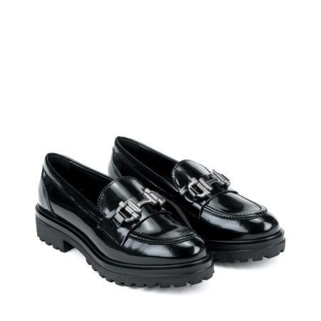 Otkrijte luksuzne kožne cipele za sezonu jesen/zima 2023/2024 od brenda Movimenti na creator.rs. Naše elegantne cipele spajaju vrhunski dizajn sa sezonskom toplinom, pružajući vam neodoljivu kombinaciju stila i udobnosti. Istražite kolekciju i osvežite svoj garderober s modnim izborom koji prati najnovije trendove.